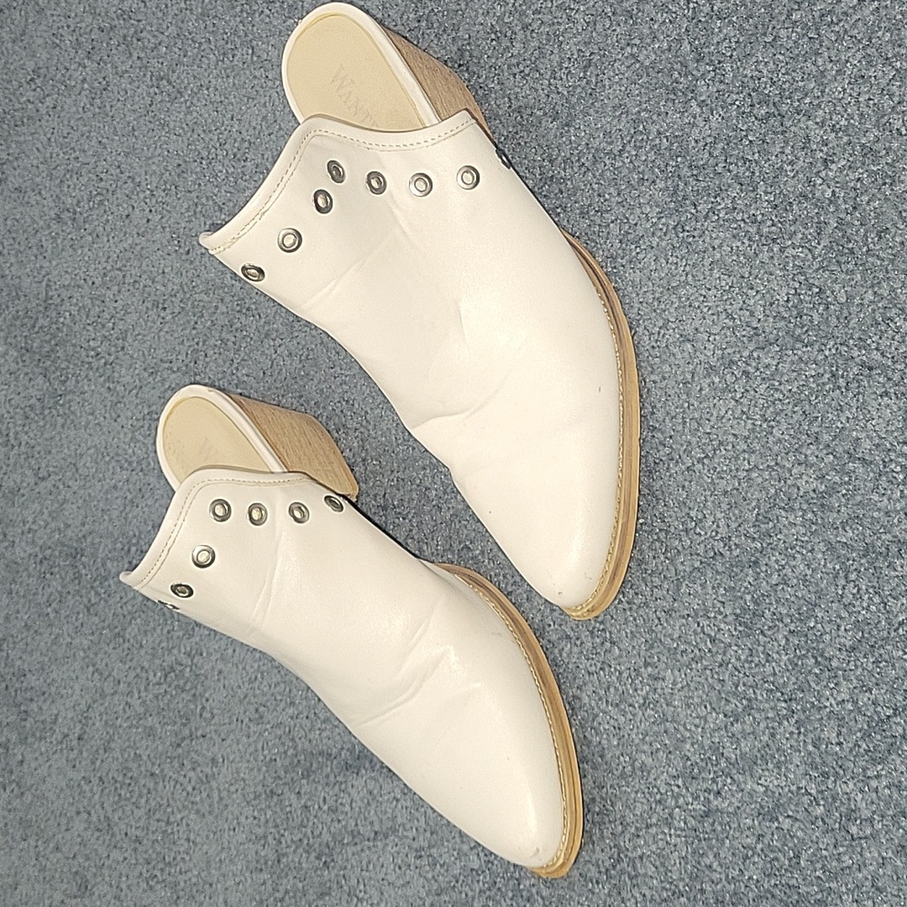 Wanted leather boot slides